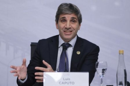 ¿Adiós a la dolarización?: Luis Caputo asumiría el ministerio de Economía de Argentina y Emilio Ocampo no irá al Banco Central