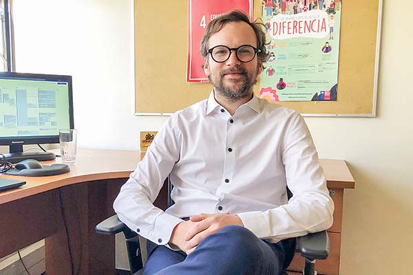 Martín Cáceres: “En Chile nos faltan condiciones y capacidades para que las escuelas sean espacios de innovación”