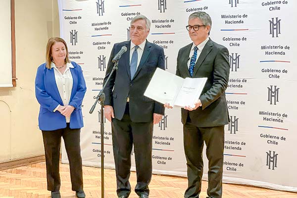 Pacto fiscal: informe de economistas calcula que cada punto de mayor crecimiento del PIB aporta US$ 570 millones a la recaudación neta del Fisco