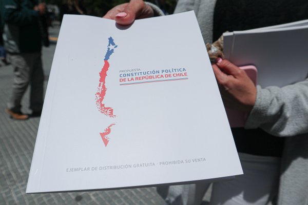 <p>La última Cadem antes del plebiscito constitucional: opción “a favor” sube a 38% y el “en contra” baja a 46%</p>