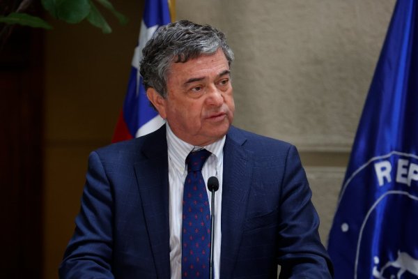 Ad portas de que Bermúdez deje el cargo, senador Coloma advierte el rol de la oposición en la designación del Contralor