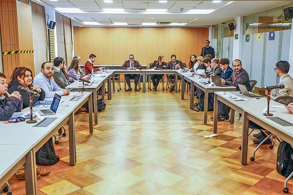 ¿Cuánto espacio hay para subir impuestos? Informe de la comisión Marfán enciende el debate tributario en el Congreso
