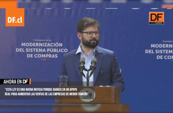 <p>Ahora en DF | Boric promulga la ley que moderniza el Sistema de Compras Públicas</p>