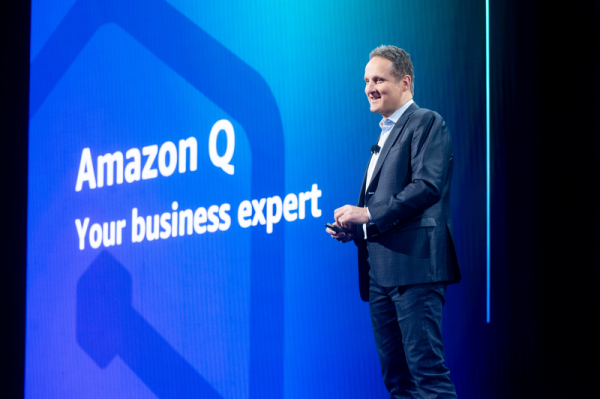 Amazon Web Services lanza Amazon Q, su nuevo asistente impulsado por Inteligencia Artificial