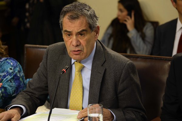 Tras crisis en Atacama, La Moneda remueve al director de Educación Pública y designa a Rodrigo Egaña