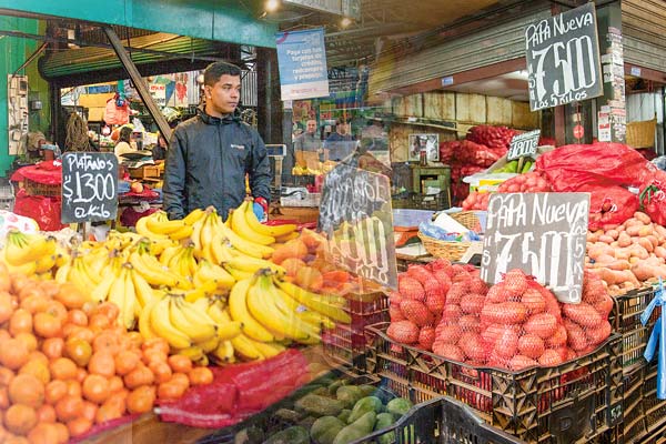 Mercado ve que la inflación llegará en noviembre al 4% y el retorno a la meta podría darse en abril