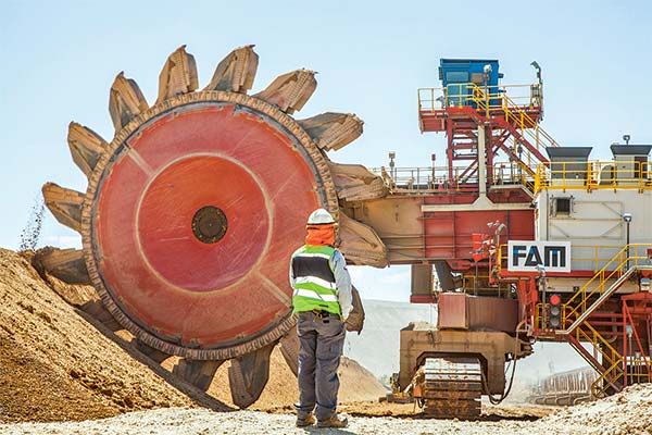 Costos de Codelco entre los más altos de la gran minería y expertos advierten que subirán si no aumenta producción