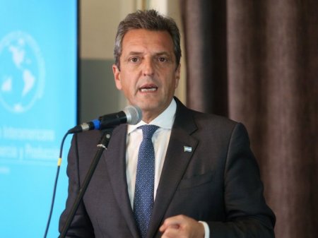 Massa revela que ha recibido tres ofertas laborales del sector privado para trabajar en el exterior: está "evaluando lo más conveniente"