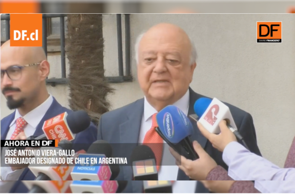 <p>Ahora en DF | Nuevo embajador de Chile en Argentina: “No veo problema en que los gobiernos tengan posiciones diferentes”</p>