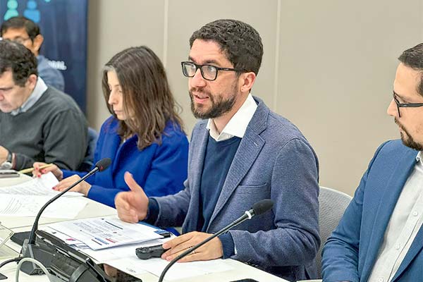 La búsqueda del match entre demanda y oferta laboral: el tema que unió al Gobierno, CPC y CUT