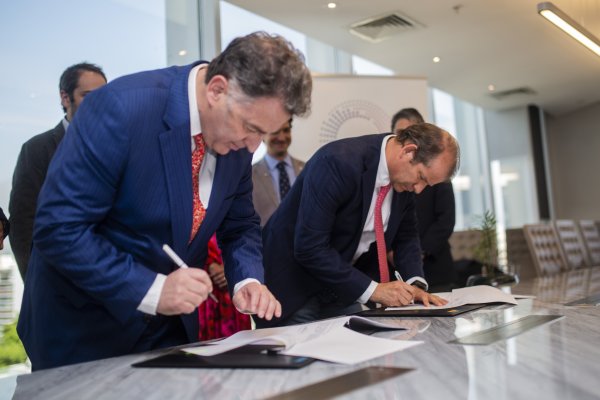 ENAP y HIF Global firman acuerdo para viabilizar uso de combustibles sintéticos en Chile