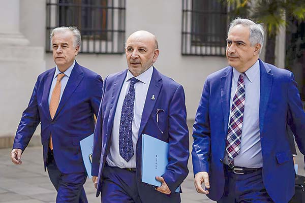 <p>Primeros indicios de acuerdo por isapres apuntan a un sistema privado con seguridad social</p>