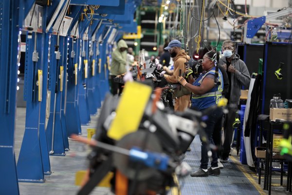 <p>Empresas en EEUU crearon 103 mil empleos en noviembre, menos de lo esperado, en nueva señal de alivio a la Fed</p>