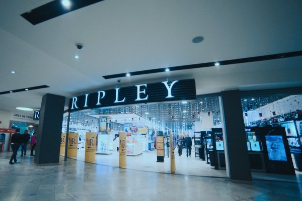 Dos clasificadoras rebajan la nota de crédito de Ripley aludiendo al deterioro del flujo de la compañía