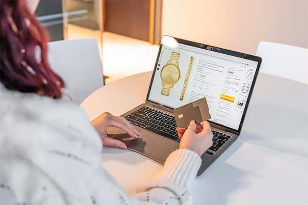 <p>¿Tocó fondo el ajuste del consumo? Se detiene baja de compras online</p>