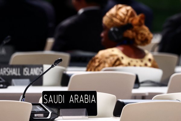 Arabia Saudita aumenta la presión para que desvíen el foco de la COP28 del petróleo y el gas