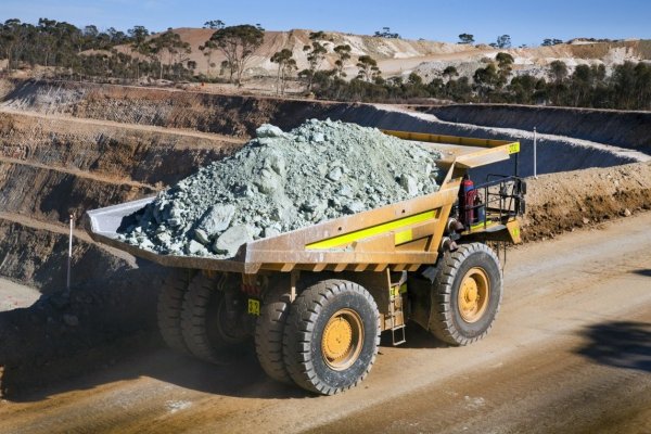 Los trabajadores de BHP consideran iniciar huelgas en minas australianas