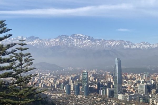 El fantasma de una rebaja crediticia seguirá penando en Chile en 2024