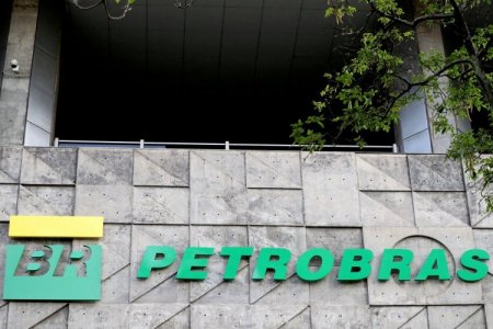 Aerolíneas piden a Brasil y a Petrobras que bajen los precios del combustible para aviones