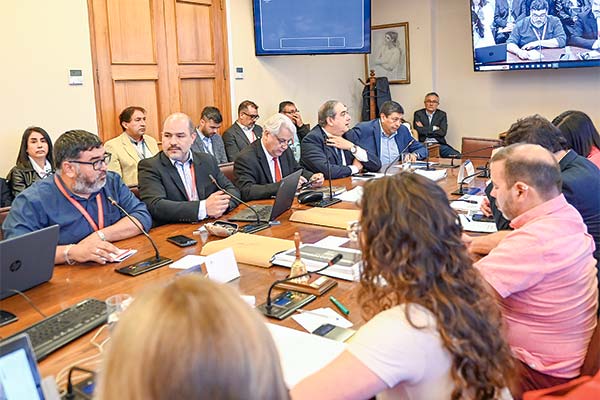 Sector público: Gobierno plantea indicación para que reajuste sea más alto si la inflación sigue al alza