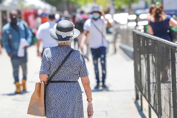 OCDE destaca a Chile como uno de los países donde mejoraron las pensiones en personas de menores ingresos