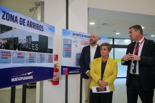 MOP y Aeropuerto de Santiago inauguran nueva zona de arribos nacionales en medio de la ampliación del Terminal 1