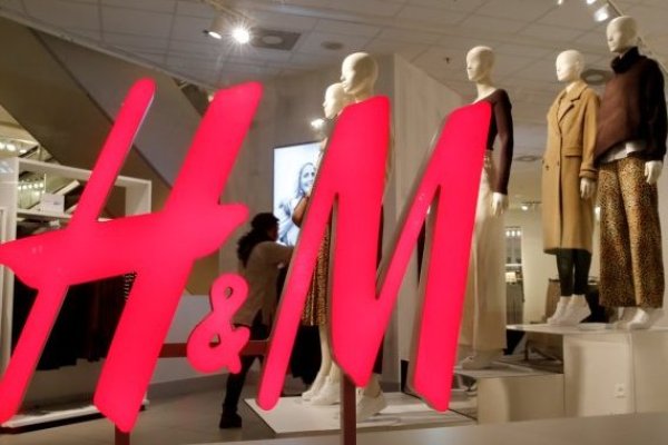 Ventas de H&M caen más de lo esperado en el último trimestre