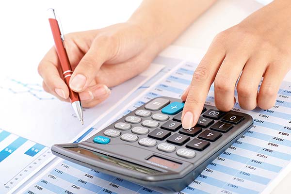 Firmas de auditoría ven espacios de acuerdo en tasa corporativa, eficiencia de gasto y formalización