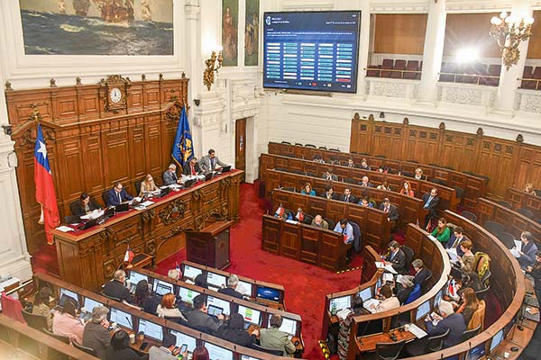 <p>La molesta inhabilidad que recae sobre los integrantes del proceso constitucional y que complica a la oposición</p>
