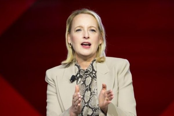 CEO de Accenture: mayoría de empresas no están listas para implementar la IA