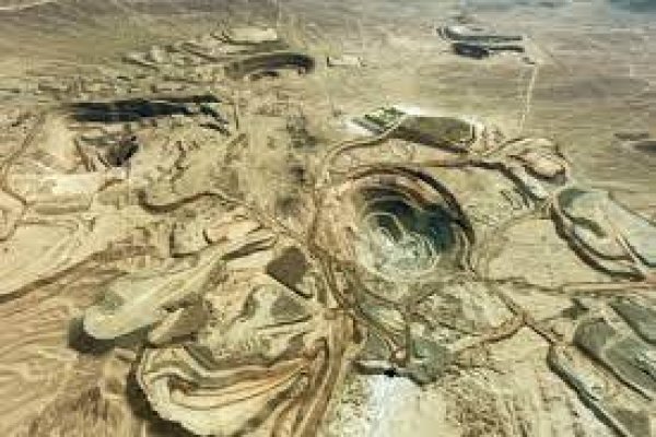 <p>Brazo minero del grupo Luksic aprueba la mayor inversión del sector tras Quebrada Blanca</p>