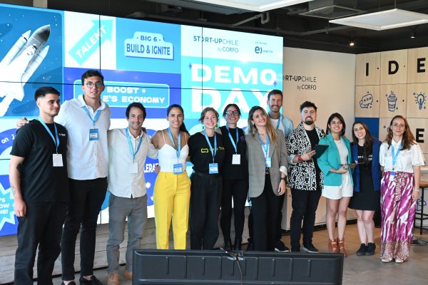 <p>Las ocho startups ganadoras del Demo Day de Start-Up Chile.</p>