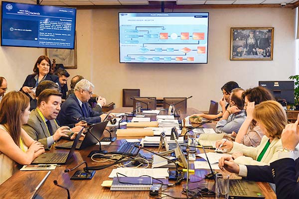 <p>Mega fraude: SII abre sumario para determinar si funcionarios filtraron informes a involucrados</p>