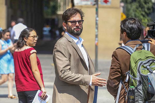 Boric destaca baja de tasas del Banco Central y reporte de The Economist: “Son buenas noticias, pero no nos podemos conformar”