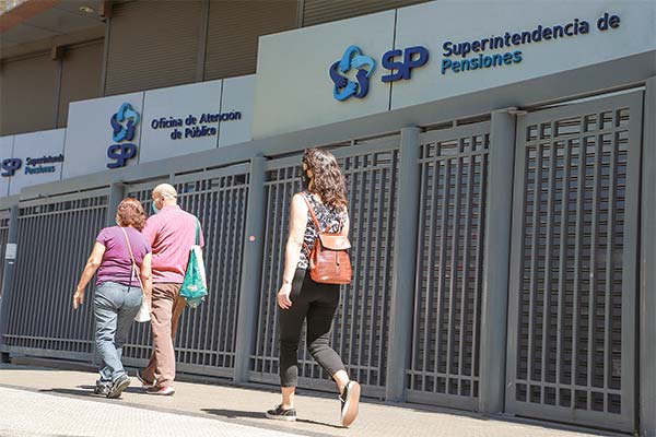 "Ley Papitos Corazón": pago de pensiones de alimentos con cargo a fondos de pensiones suma $52 mil millones en primeros seis meses de su vigencia