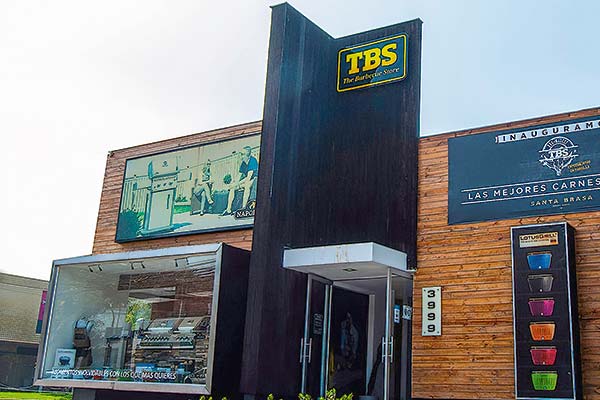 <p>Empresa dedicada a la venta de exclusivas parrillas baja sus cortinas por millonarias deudas</p>