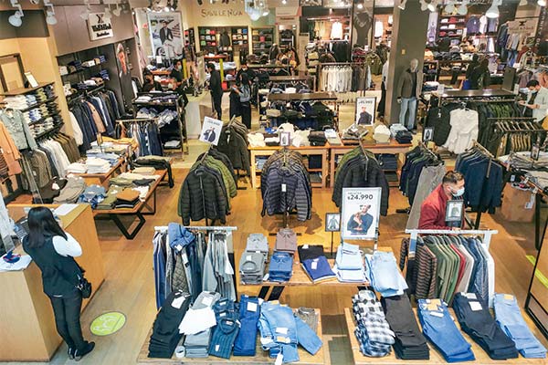 El retail cierra un año negro y expertos proyectan una lenta recuperación para 2024