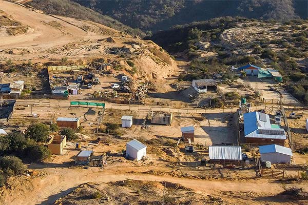 Nueva resolución del SII amplía la reducción del pago de contribuciones a terrenos tomados