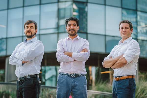 <p>Andrés Alarcón, Sebastián Chaparro y Rodrigo Huerta, fundadores de Self.</p>