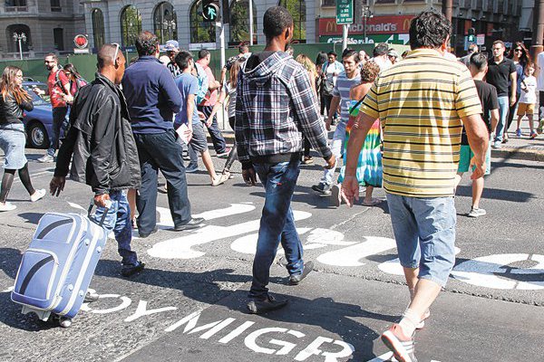 <p>Población extranjera en Chile sigue aumentando y ya supera 1,6 millones de personas</p>
