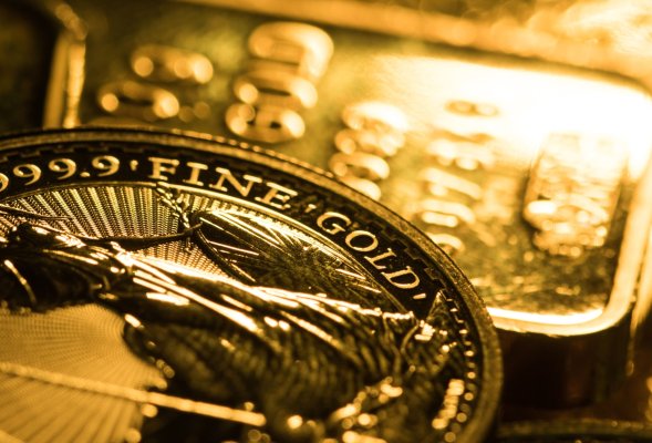 El precio del oro se apresta a completar su primera ganancia anual en tres años