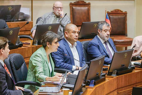 Comisión del Senado retoma ley corta de isapres, pero sigue entrampada en delimitación de las devoluciones masivas