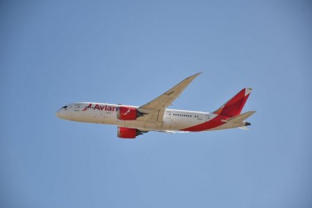 Colombiana Avianca destaca como la aerolínea más puntual del mundo en 2023, según Cirium
