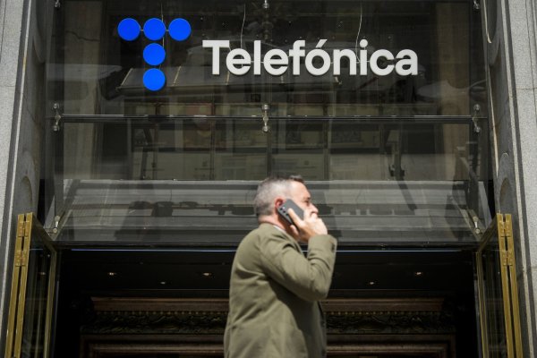 <p>Telefónica acordó con sindicatos más de 3.400 despidos, con un gasto estimado de 1.300 millones de euros</p>