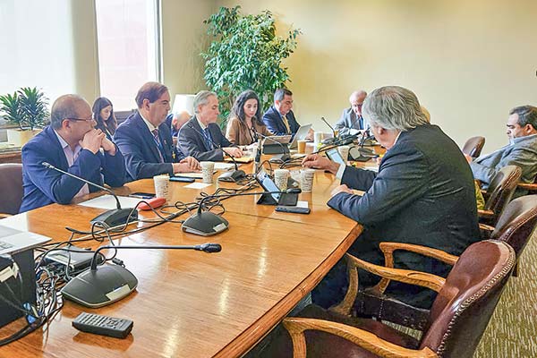 <p>Senadores extienden el plazo de presentación de indicaciones al proyecto de transición energética</p>