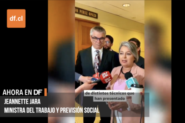 <p>Ahora en DF | Gobierno pone suma urgencia a la reforma previsional: “Hemos buscado de simplificar el proyecto, con la oposición, expertos…"</p>