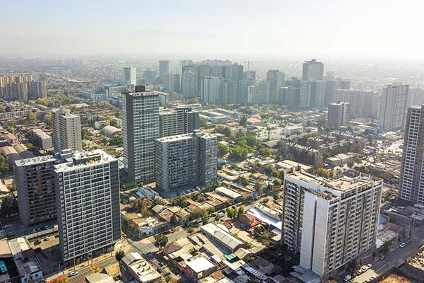 Estación Central oficia a la Seremi de Vivienda para que defina el destino de cuatro edificios sin recepción final