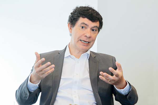 <p>Jorge Espinoza gerente de inversiones de la aseguradora. Foto: Jonathan Duran</p>