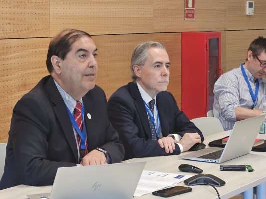 <p>Juan Carlos Olmedo, presidente del Consejo Directivo del Coordinador Eléctrico; y Ernesto Huber, director ejecutivo del organismo.</p>