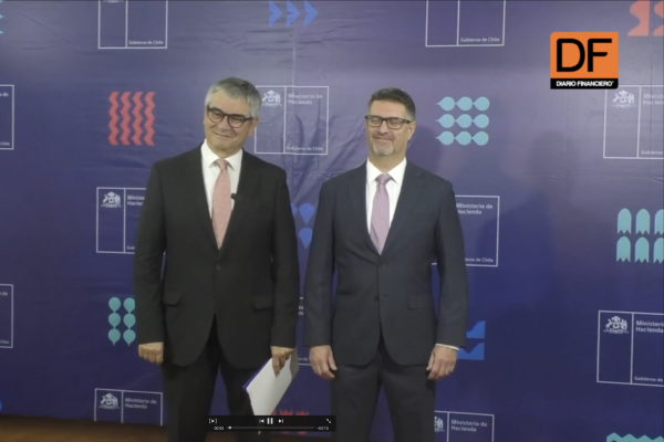 <p>Ahora en DF | Hacienda nomina a Claudio Soto, economista jefe de Santander, como consejero del Banco Central en reemplazo de Pablo García</p>